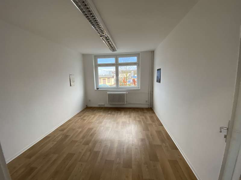 29,98 qm Bürofläche in Bernau zu vermieten! Bild 1