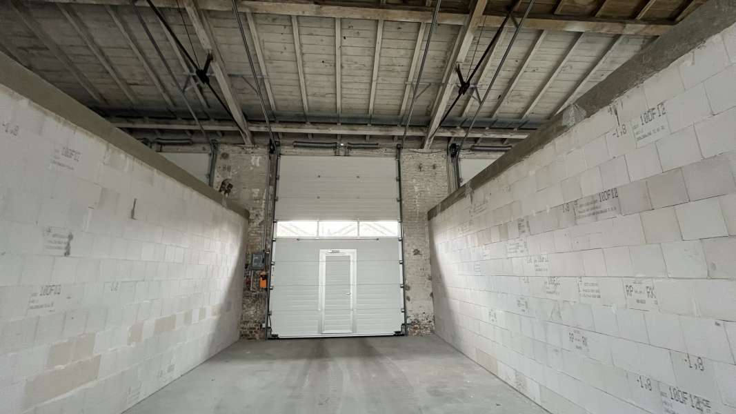 159,50 m² Lager- / Hallenfläche mit großem Rolltor & Starkstrom in Zossen zu vermieten Bild 1