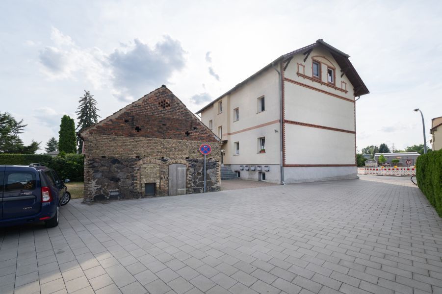 PKW-Stellplatz auf Privatgrundstück zu vermieten Bild 0