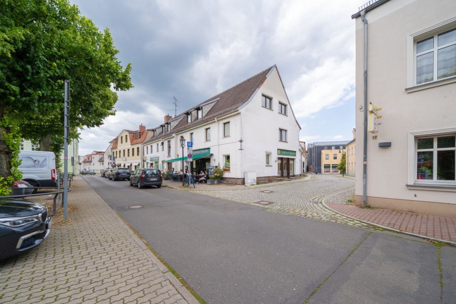 Informationen zum Wohn und Geschäftshaus Lindenplatz 14 in 15344