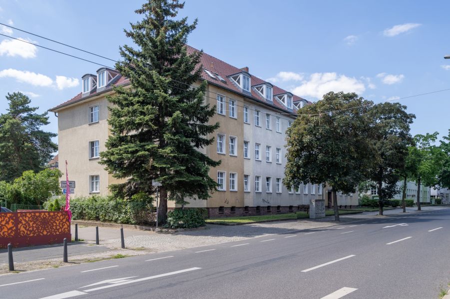 Geräumige Garage als PKW-Abstellmöglichkeit oder für Lagernutzung zu vermieten Bild 4