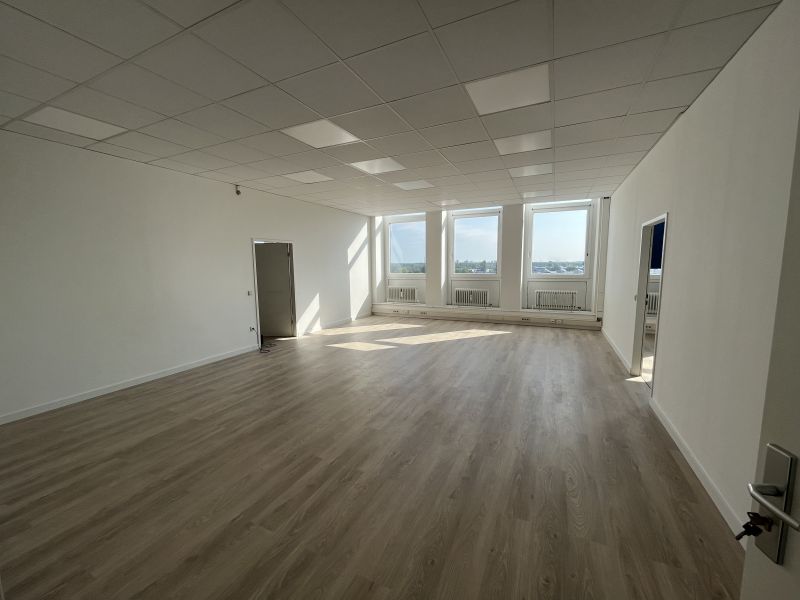 304 qm Bürofläche in Neukölln zu vermieten: Perfekte Arbeitsumgebung für Ihr Business! Bild 0