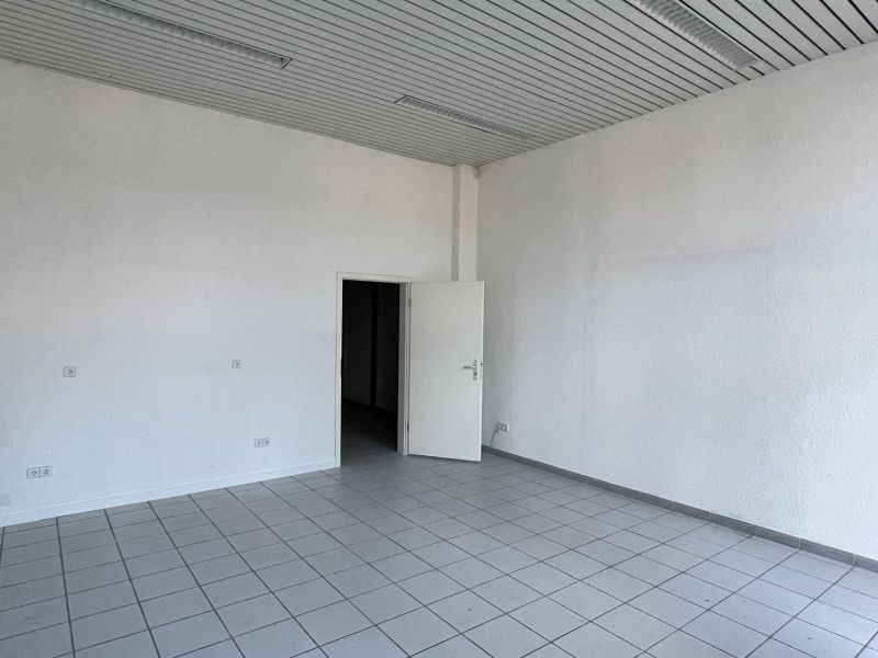 Büro in Oranienburg mit zwei Räumen zzgl. bis zu 20 Stellplätze Bild 4