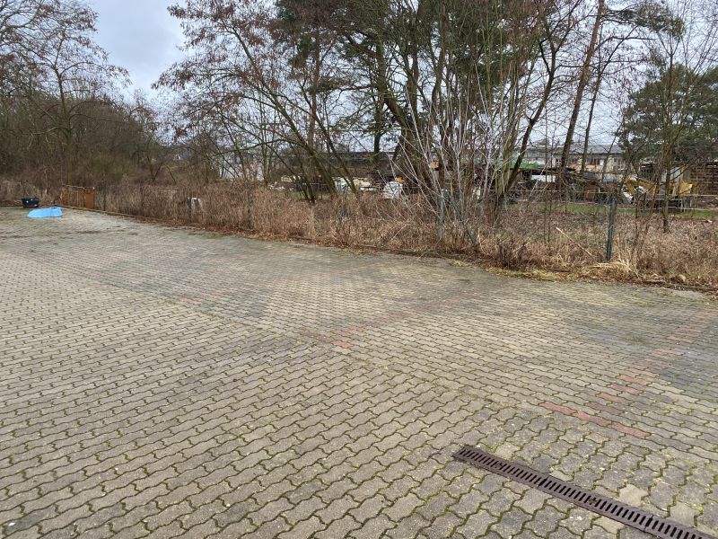 privater PKW Stellplatz in Oranienburg zu vermieten Bild 2