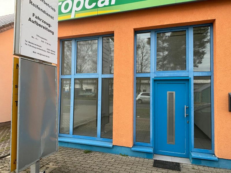 Büro in Oranienburg mit zwei Räumen zzgl. bis zu 20 Stellplätze Bild 1