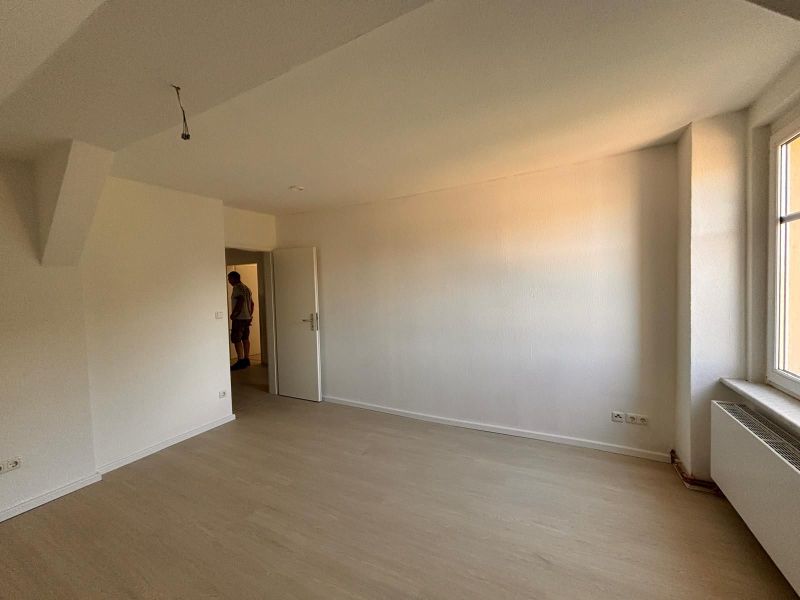 Dachgeschosswohnung ca. 102 qm zentral zum Bahnhof Zossen gelegen - Photo 1