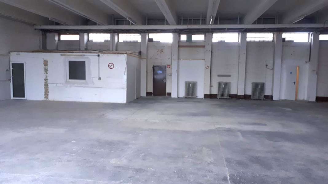 330m² ebenerdige Lagerfläche! Große Gewerbehalle in Neukölln zu vermieten Bild 1