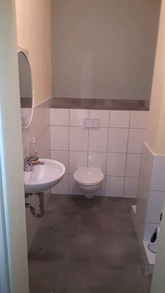 330m² ebenerdige Lagerfläche! Große Gewerbehalle in Neukölln zu vermieten Bild 4