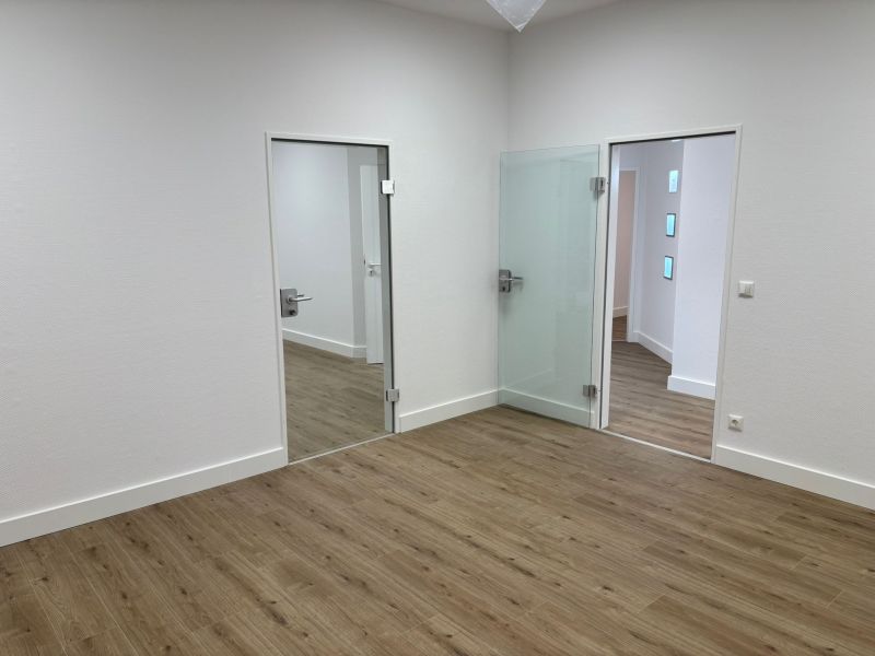 Büro oder Praxis im Erstbezug nach Sanierung Fußläufig zum Bahnhof Lichtenberg Bild 3