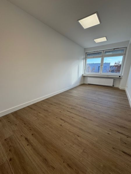 Büro oder Praxis im Erstbezug nach Sanierung Fußläufig zum Bahnhof Lichtenberg Bild 2