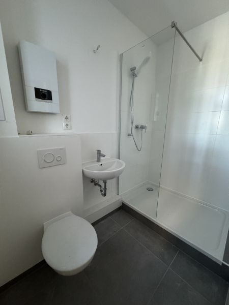 Einzigartig! Frisch sanierte 3 Zimmer Wohnung am S-Bahnhof Strausberg zu vermieten Bild 2