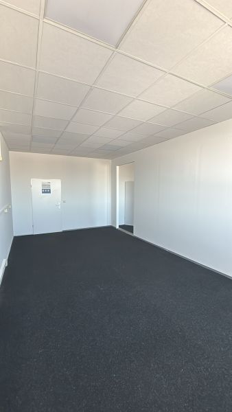 58 qm Büro in Neukölln zu vermieten Bild 2