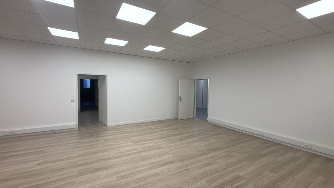 210 qm Bürofläche in Neukölln zu vermieten!  Bild 0