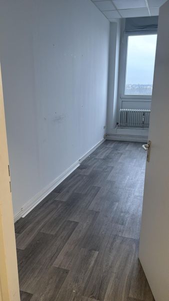 AB SOFORT: 86,00 m² Büroraum im 5.OG Bild 2