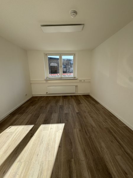 Büroräume in Zossen zu vermieten ! Flexible Aufteilung ab 20 qm Bild 0