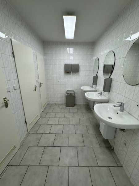 Vielseitiger Gewerberaum: 343,66 qm Halle in Zossen Bild 3