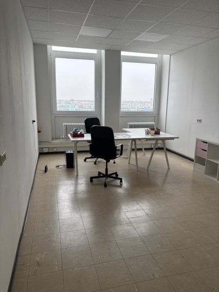 AB SOFORT: 30,00 m² Büroraum im 6.OG Bild 0