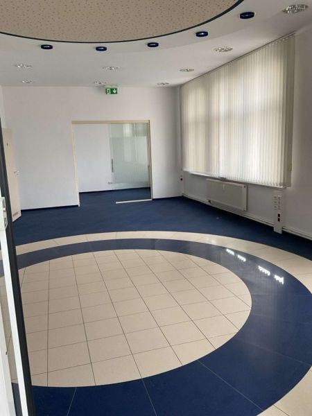 Top Lage ebenerdiges Büro direkt am S-Bahnhof Strausberg Bild 2