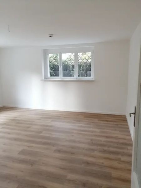 Attraktive 1 Zimmerwohnung mit großer separater Wohnküche und Terrasse Bild 0