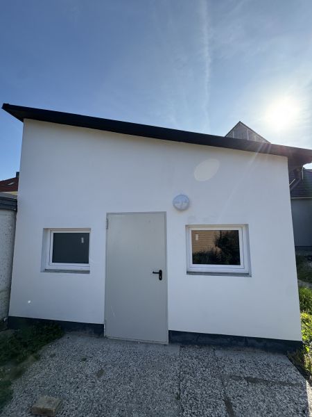 Freistehende 40 qm Einzelgarage mit Freifläche und Garten in Falkensee mieten Bild 1