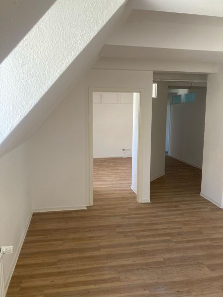 117,04 qm Frisch sanierte 4 Zimmer Wohnung in Strausberg zu vermieten Bild 2