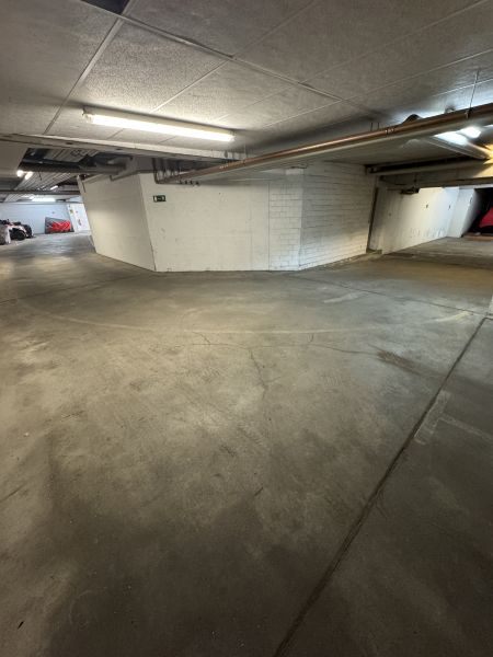 ** Tiefgaragen-Stellplatz unweit des S-Bhf Lichtenberg ** Bild 5