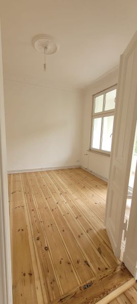 Exklusive Altbauwohnung mit Wintergarten im Herzen von Oranienburg Bild 1