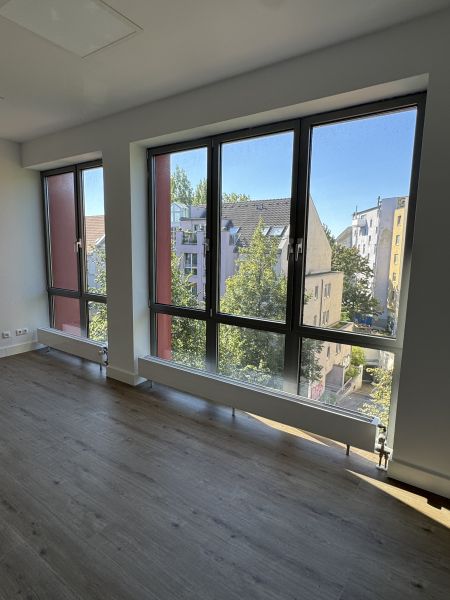 Work Different: 236 m² Büro im Erstbezug, jung & stylish – 13 Min. zum  Alex Bild 0