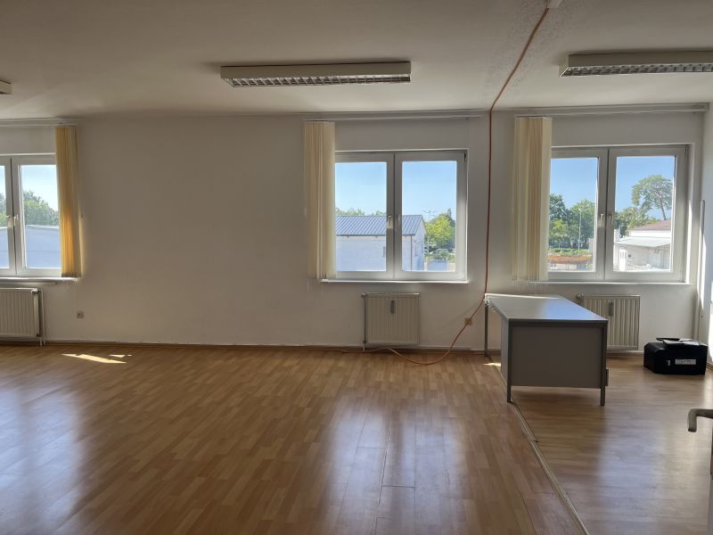 Bürofläche in der Sachsenhausener Straße 23A. 2, 3, 4, 5 oder 6 Büroräume auf 122 m² Bild 1