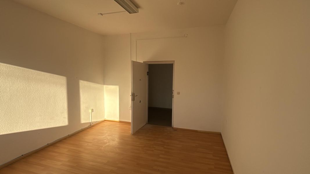 Büro nahe Bhf Sachsenhausen // ca. 20 qm Bild 1