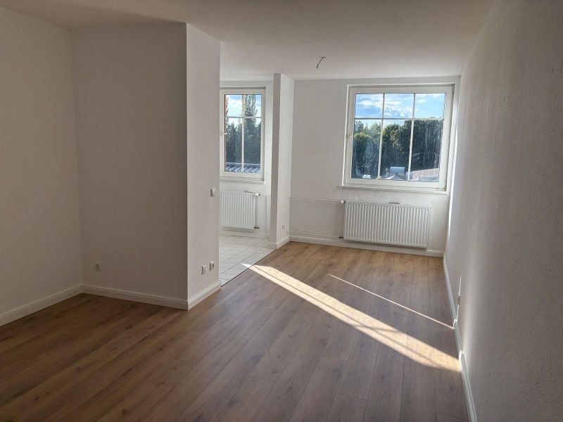 1 Zimmer direkt in Oranienburg frisch renoviert Bild 0