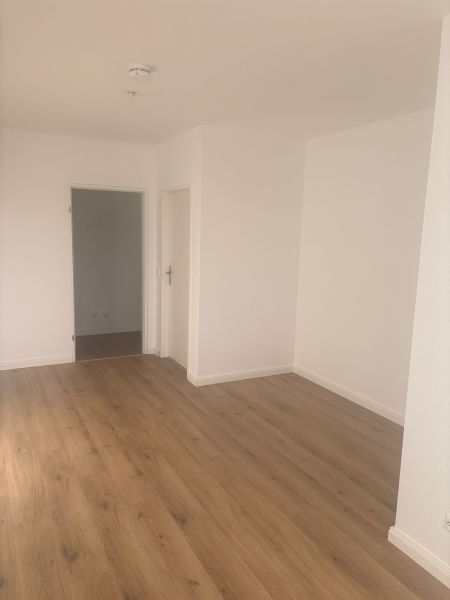 1 Zimmer direkt in Oranienburg frisch renoviert Bild 1