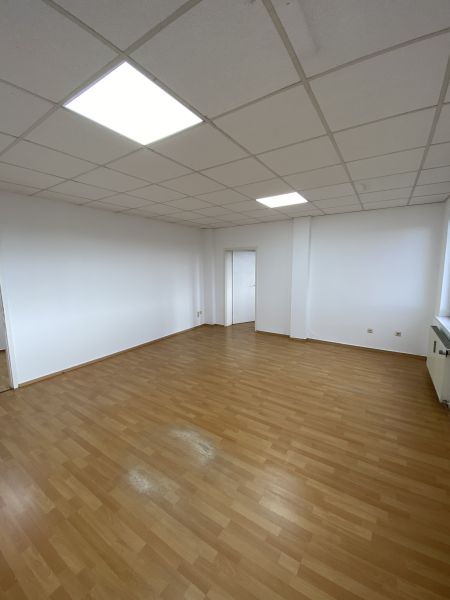 69,04 qm Büro mit eigenem WC direkt in Oranienburg zu vermieten Bild 2