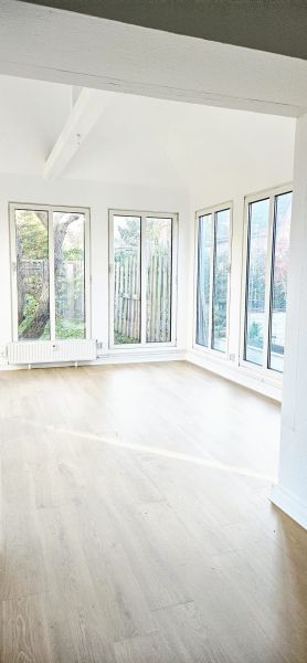 130 qm Remise in Neuenhagen mir großem Wintergarten Bild 0