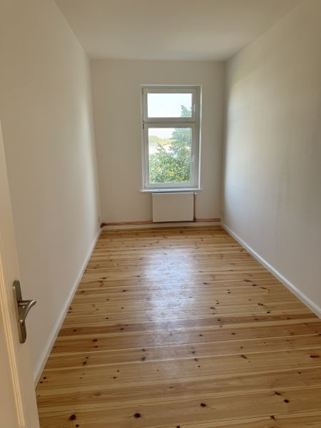 Frisch sanierte 4 Zimmerwohnung im 2. OG  in Oranienburg zu vermieten Bild 2