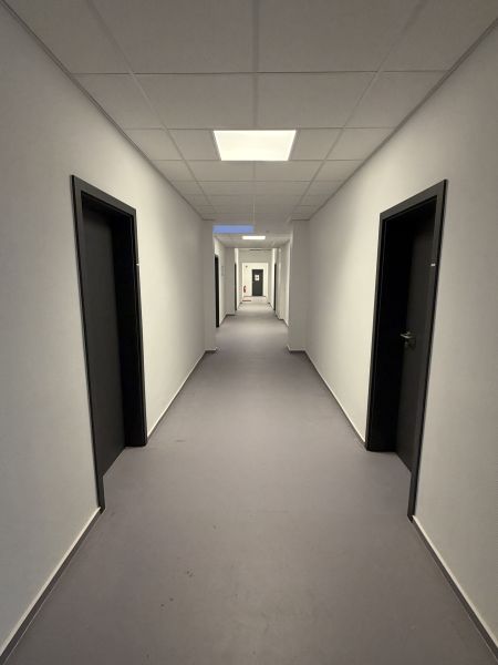 Gewerbeflächen 24 qm in Eggersdorf zu vermieten 5. OG Bild 1