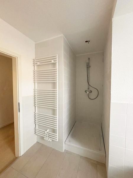 Dachgeschosswohnung ca. 102 qm zentral zum Bahnhof Zossen gelegen - Photo 3