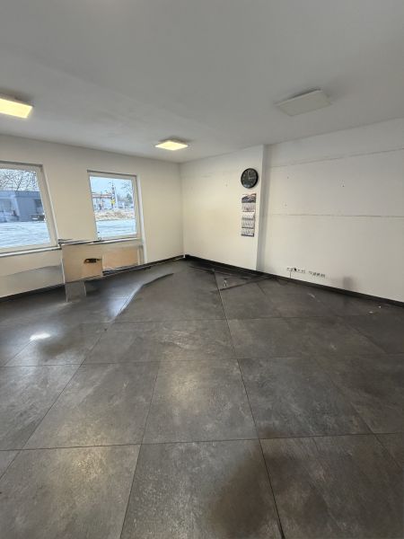 86 qm davon 28 qm Büro und 58 qm Garage direkt in Oranienburg Bild 1