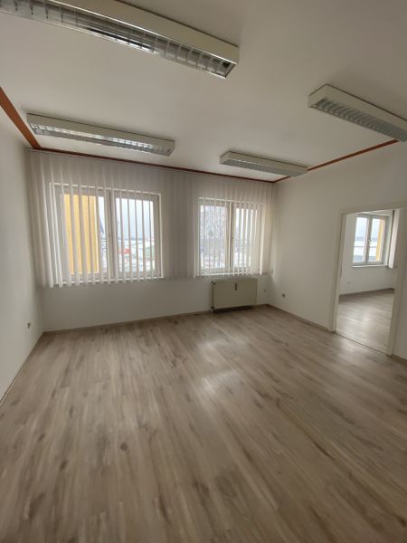 Büro in Oranienburg! Jetzt neu: ca. 216,67 qm, dazu weitere Büros & Stellplätze verfügbar. Bild 3