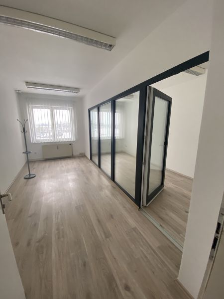 Büro in Oranienburg! Jetzt neu: ca. 216,67 qm, dazu weitere Büros & Stellplätze verfügbar. Bild 0