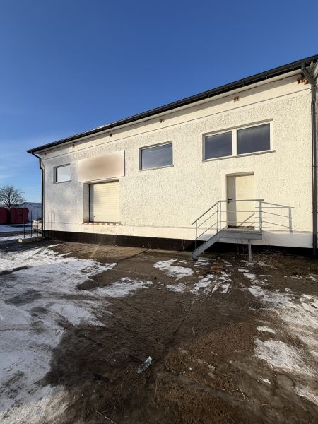 194,09 qm Lagerhalle mit Laderampe und separatem Zugang Bild 0