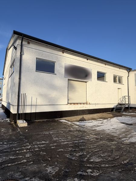 194,09 qm Lagerhalle mit Laderampe und separatem Zugang Bild 1