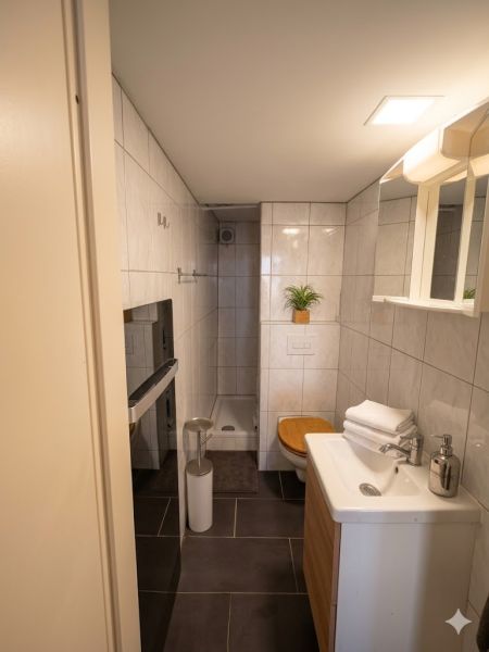 Bezugsfertig möbeliert, 800 qm Wassergrundstück am Kalkgraben mit 25m Uferfront - Foto 2