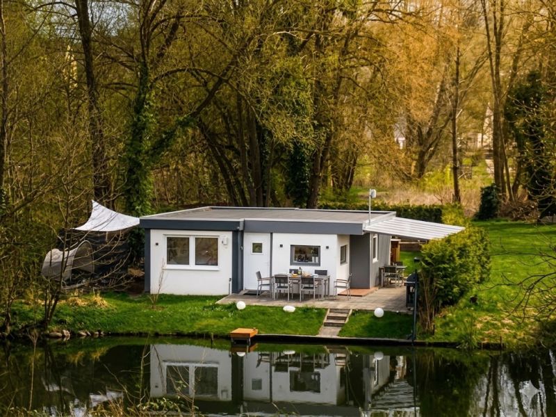 Bezugsfertig möbeliert, 800 qm Wassergrundstück am Kalkgraben mit 25m Uferfront - Foto 5