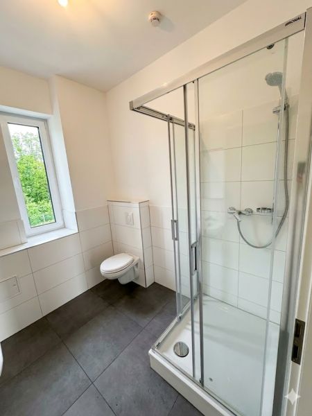 Wohnen am Stienitzsee, hochwertig und stilvoll saniert 138,74 qm 5 Zimmer mit großem Balkon - Photo 1