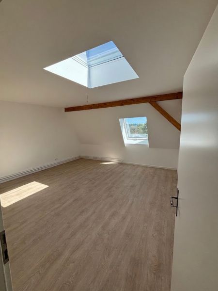 Erstbezug: 3 Zimmer-Dachgeschosswohnung Nähe Bahnhof - Photo 4