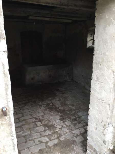 60 qm Remise mit ca. 130 qm Freifläche Bild 2