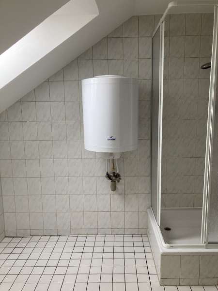 Lichtdurchflutete 1-Zimmer-Dachgeschosswohnung - Photo 2