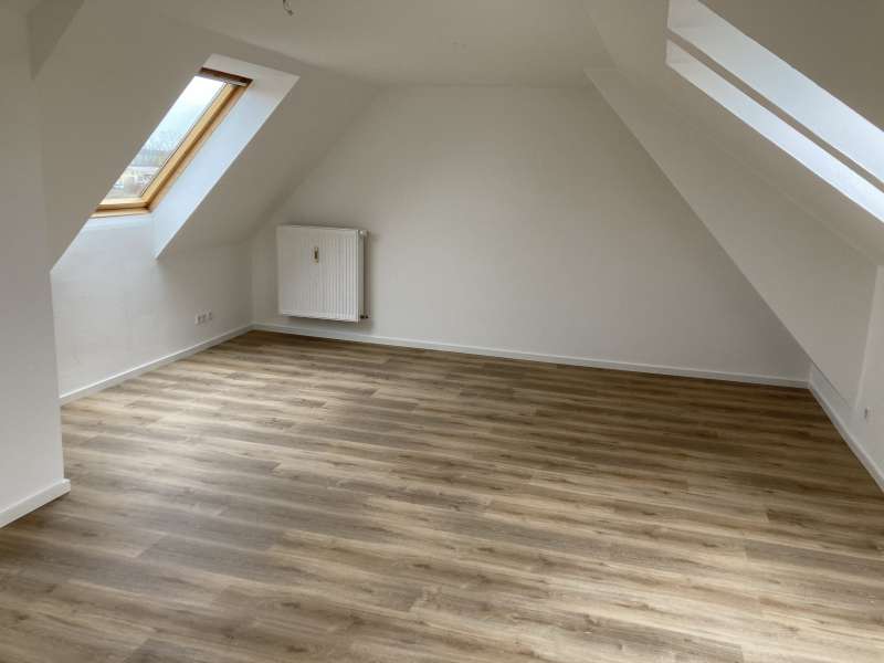 Lichtdurchflutete 1-Zimmer-Dachgeschosswohnung - Photo 5