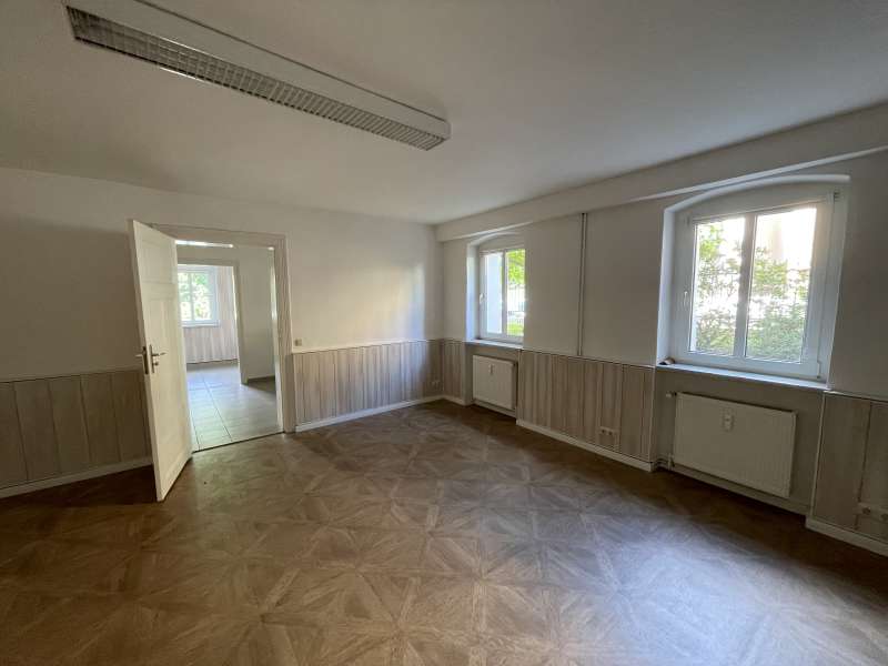 62,65 qm Gewerbeeinheit mit 3 Räumen Bild 0